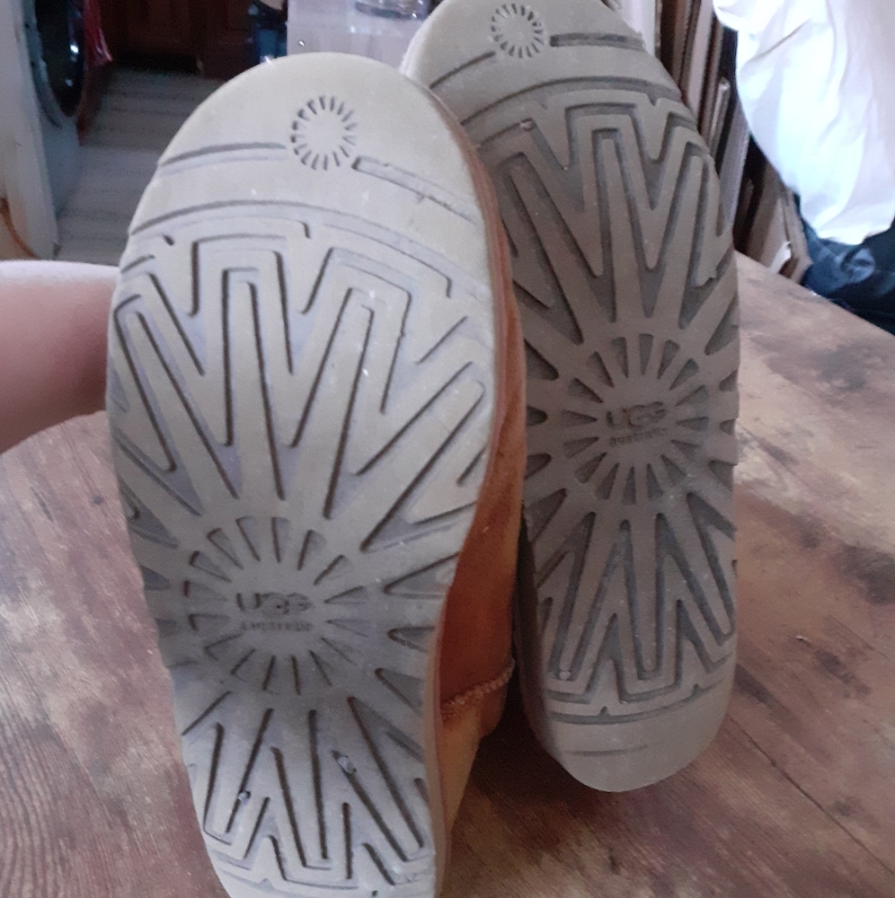 Tan leather Ugg boots - Picture 3 of 6
